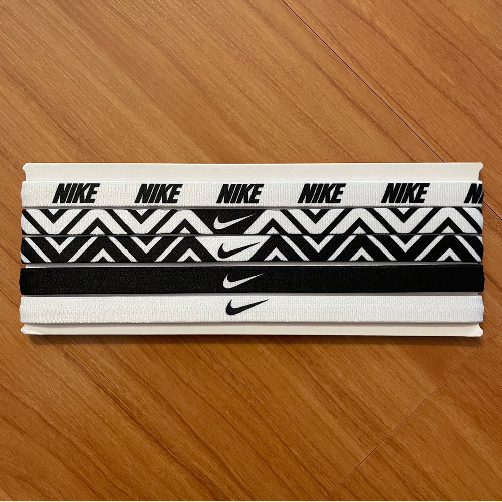 NWOT Nike Set of 5 Headbands